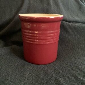 Pampered Chef cranberry colored stone crock